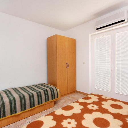 Apartments With A Parking Space Jezera, Murter - 5107 Bilik gambar