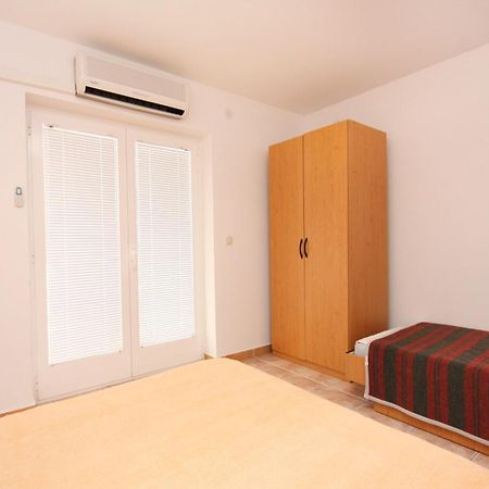 Apartments With A Parking Space Jezera, Murter - 5107 Bilik gambar